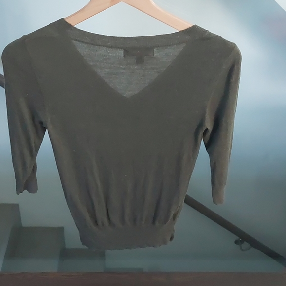 V Neck sweater - Picture 4 of 4